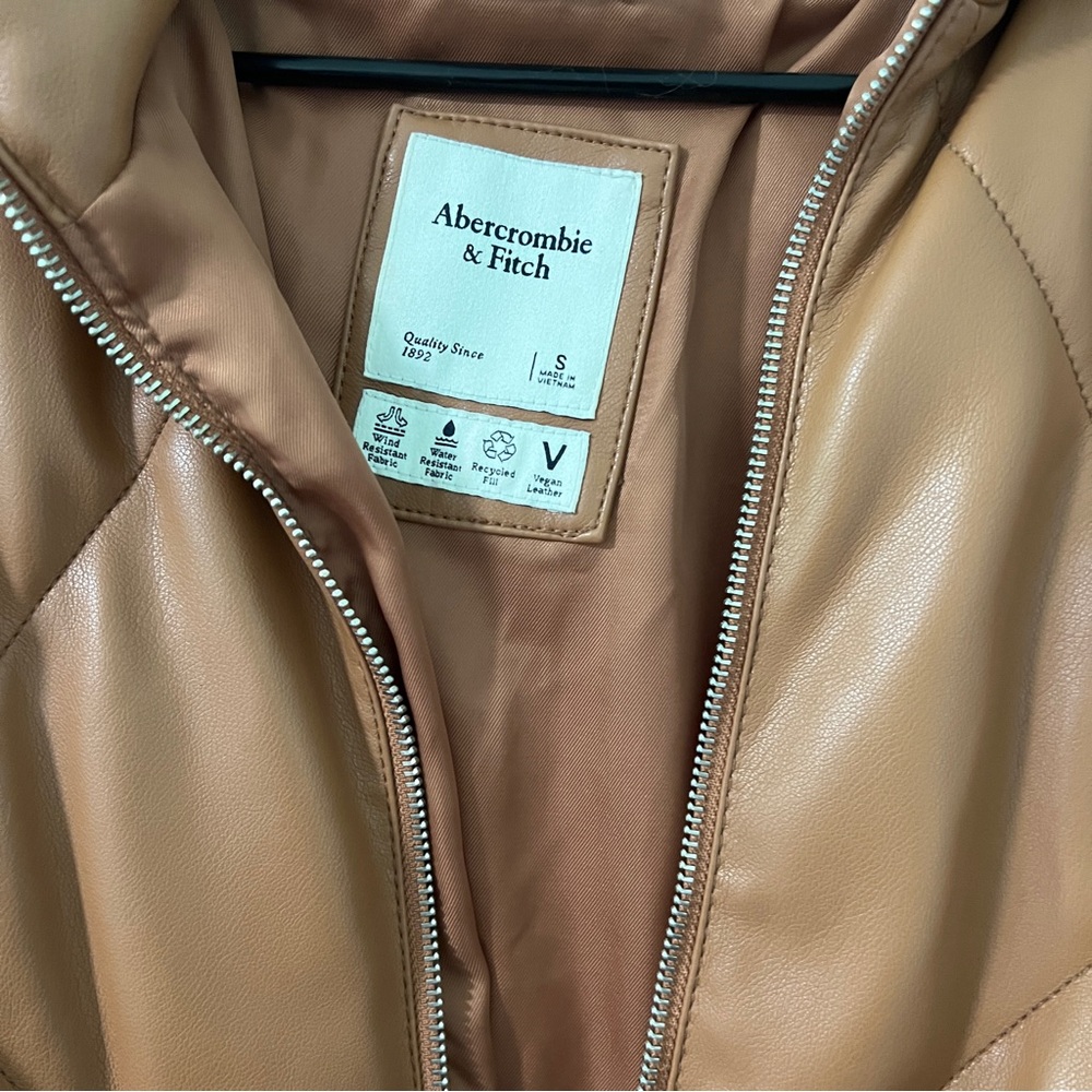 Abercrombie & Fitch Oversized Vegan Leather Diamond Puffer light brown size S - Picture 4 of 5